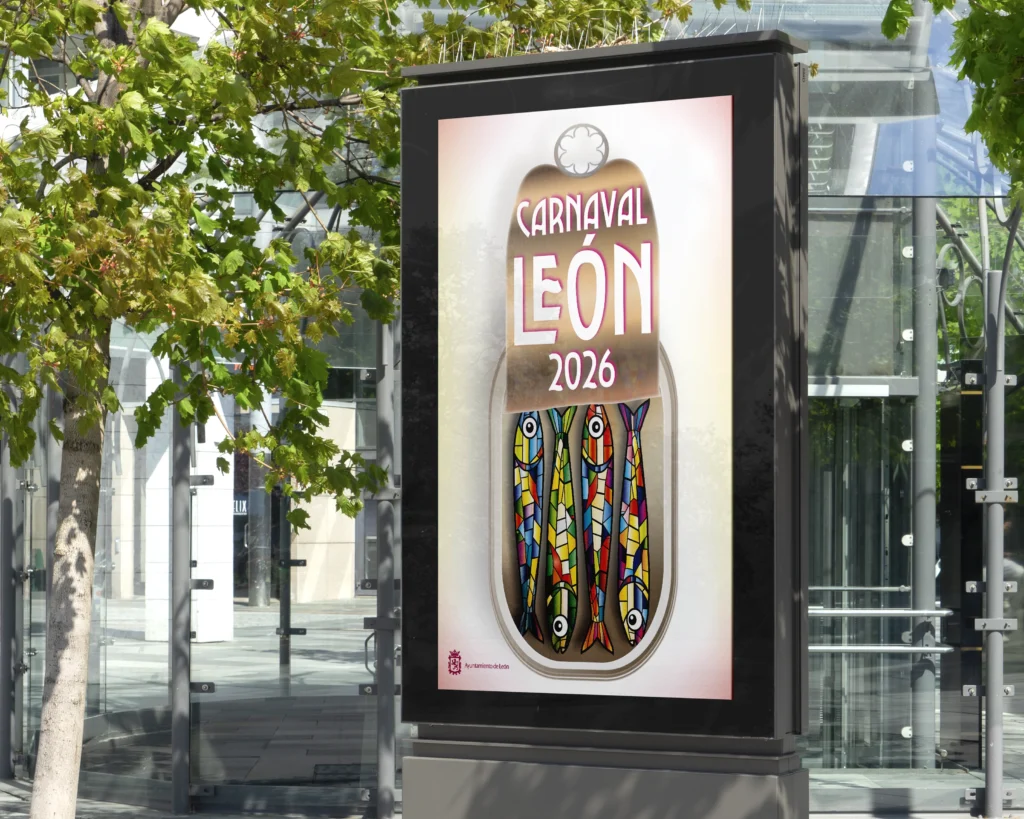 Cartel Carnaval León 2026 instalado en un soporte publicitario urbano.